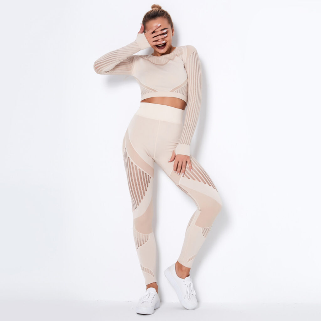 Seamless-Hollow-Out-Yoga-Long-Sleeved-Two-Piece-Suit-WomenS-Yoga-Wear-Sports-Fitness-Running-Yoga-Pants-4.jpg